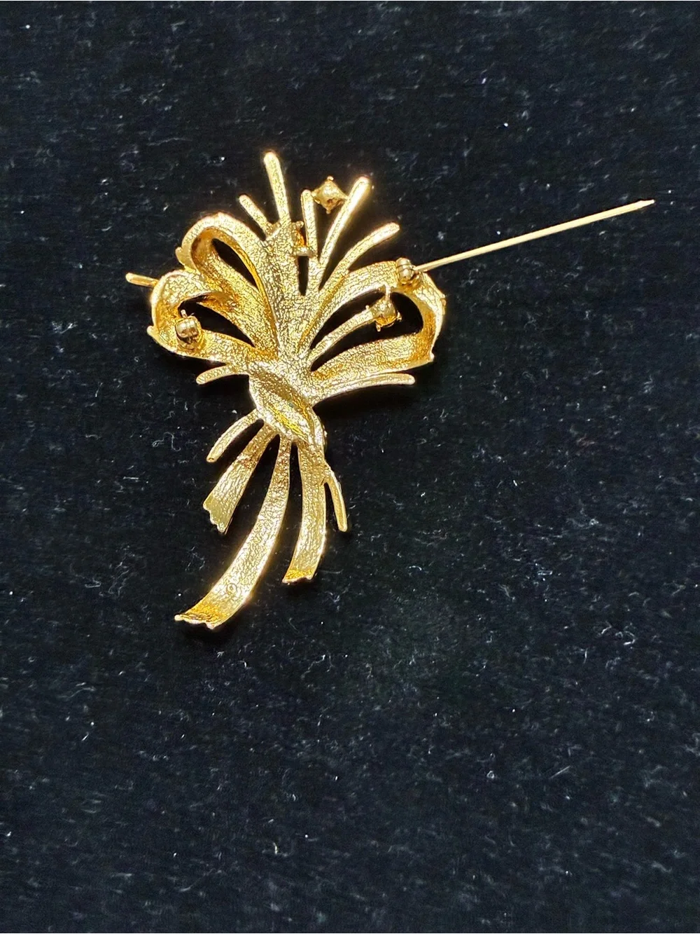 N/A elegant gold